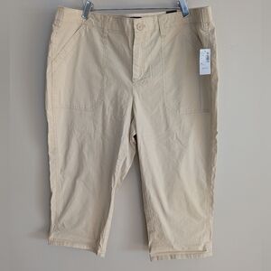 NWT Reitmans Capri Pants 18P